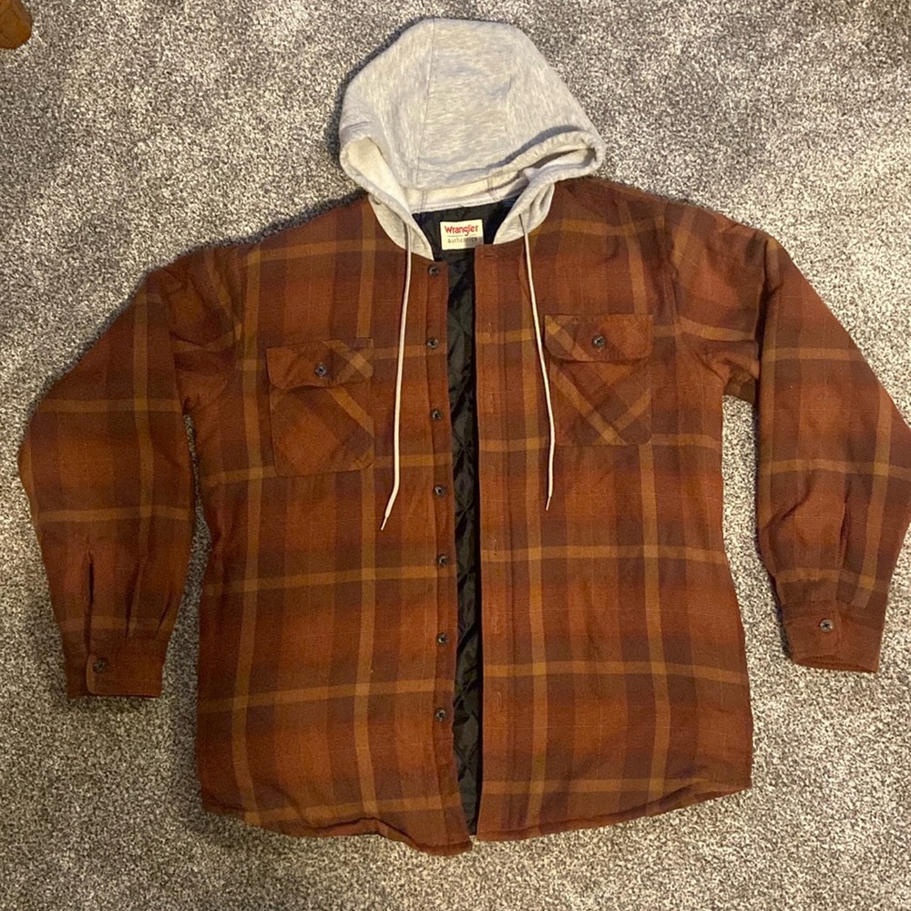 Men’s Wrangler Plaid hooded jacket with quilted lining size large